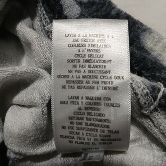 Andrew Marc  Large Navy/White Tie-Dye Women's Long-Sleeved top Easy Care - Picture 13 of 14